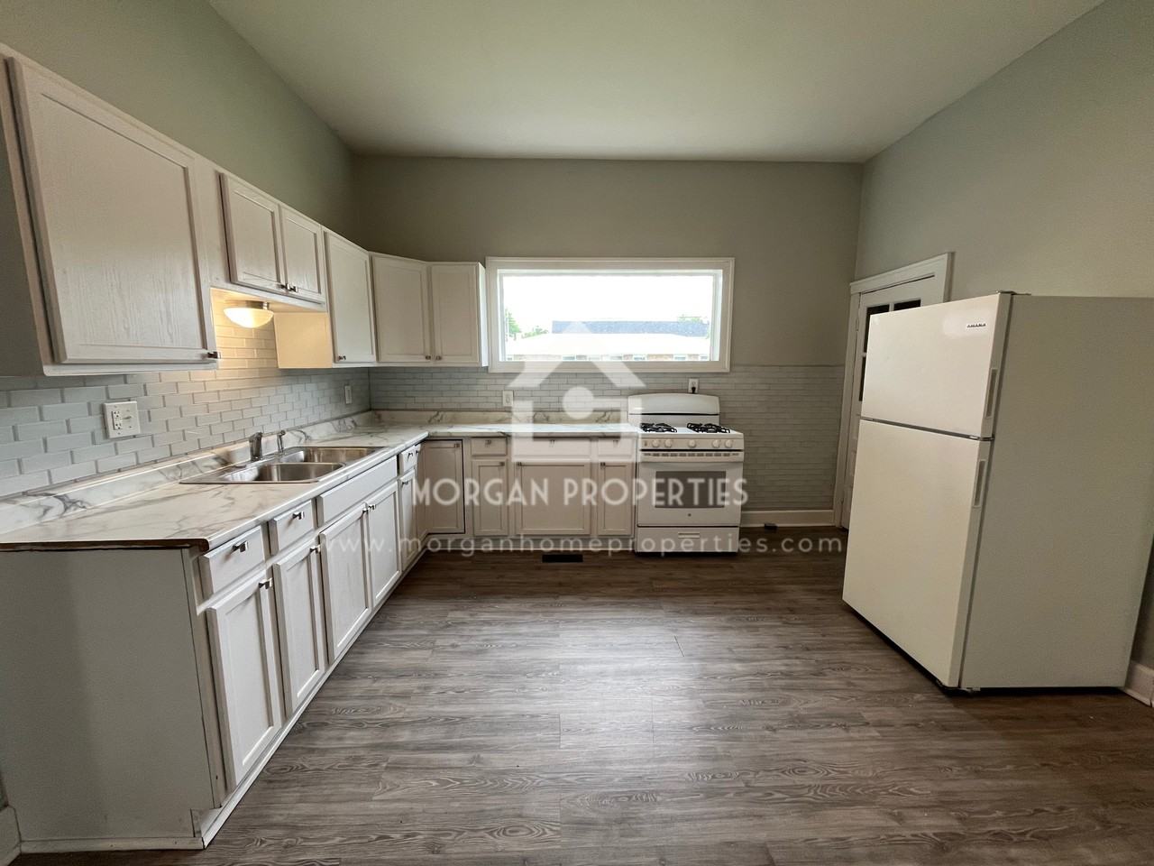 902 Park Ave - Photo 3 of 7
