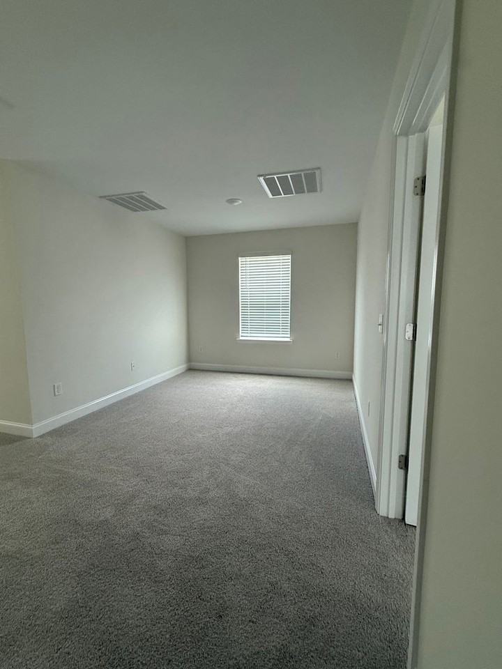 275 Boundary Hall Way - Photo 7 of 16