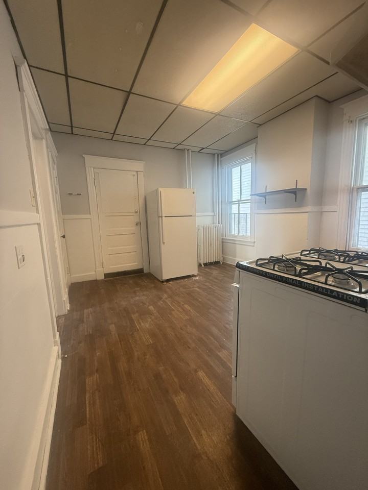 690 State St #1 - Photo 3 of 11