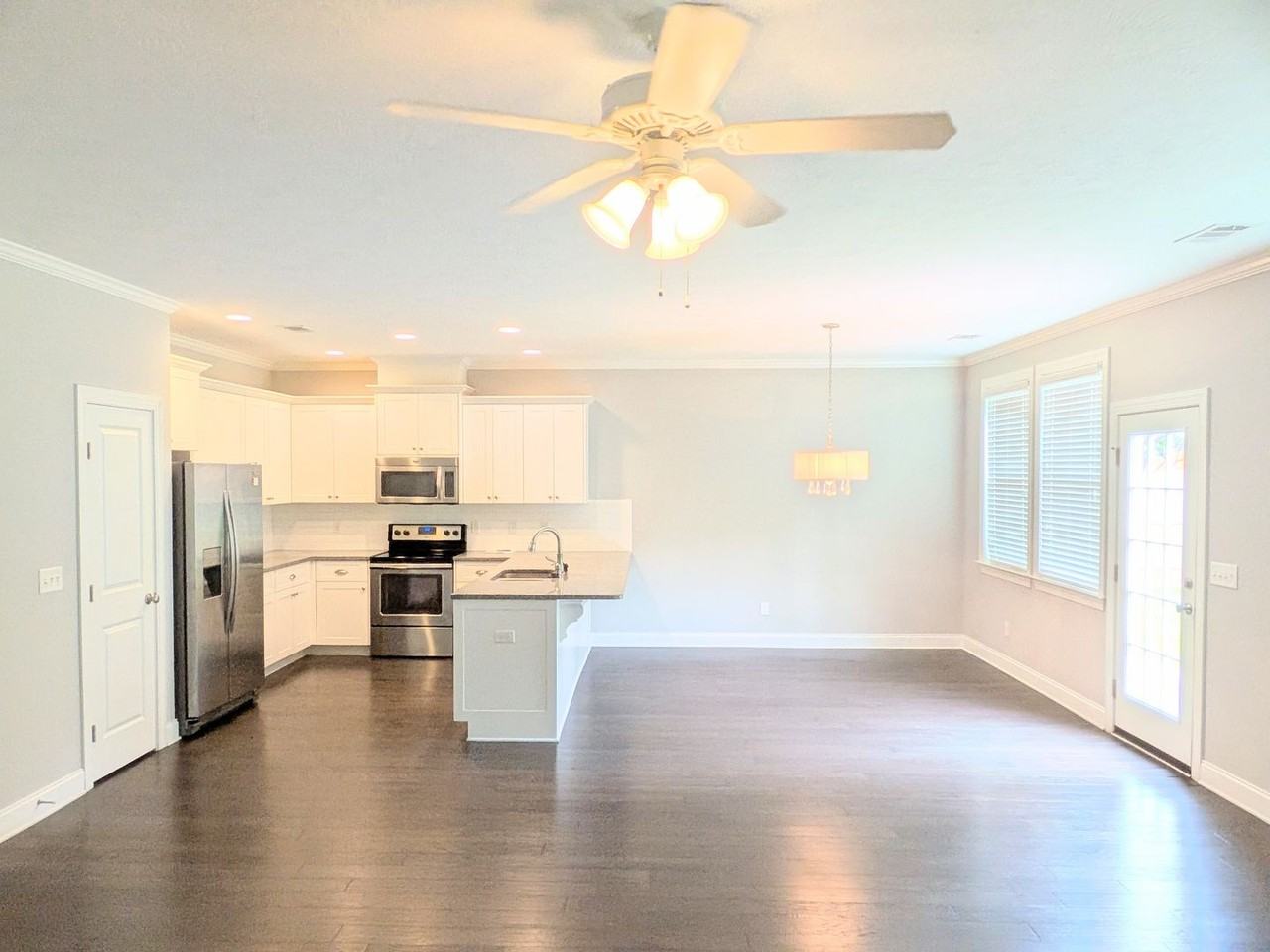 2645 Waites Dr - Photo 5 of 34