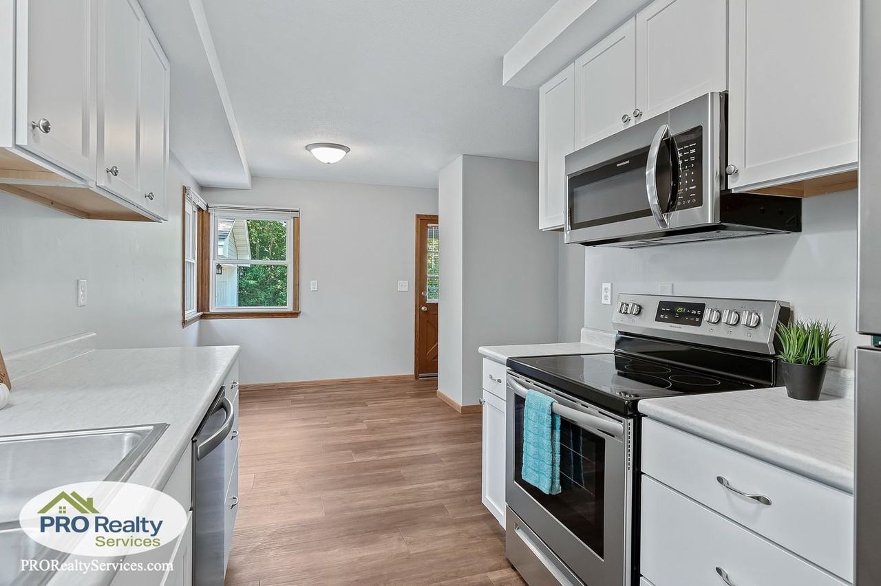 4672 Morris Ln - Photo 3 of 22