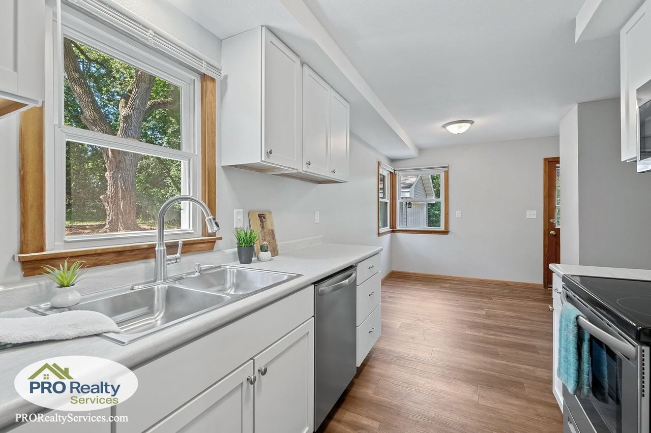 4672 Morris Ln - Photo 4 of 22