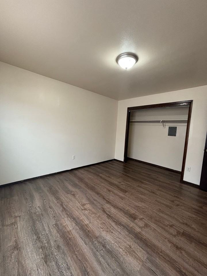 8548 W. Appleton Ave. - Photo 5 of 15