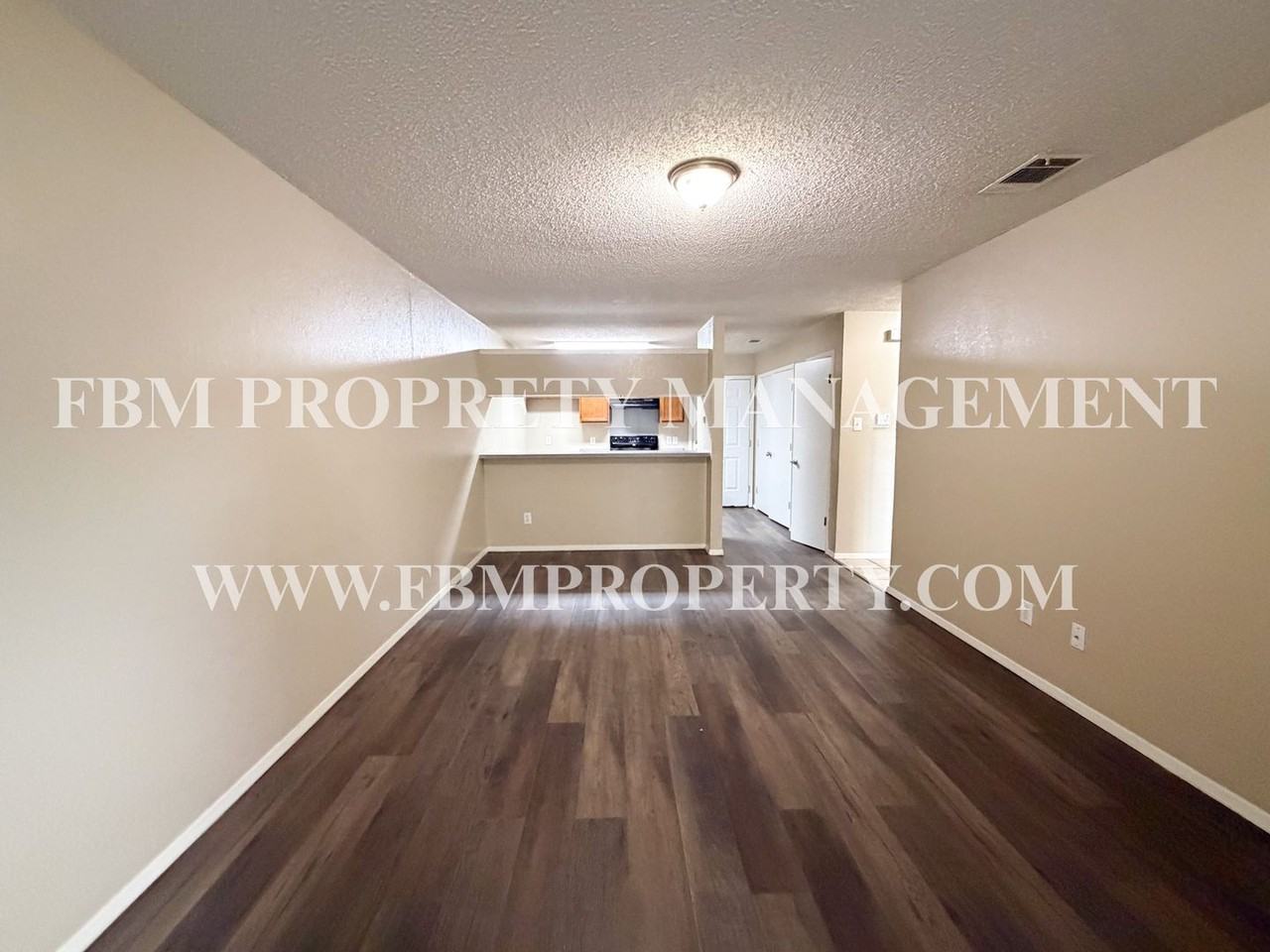 804 Biloxi Dr - Photo 3 of 10