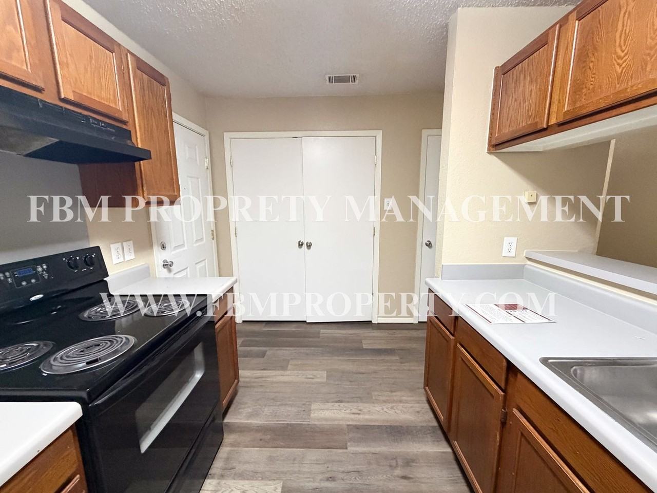 804 Biloxi Dr - Photo 4 of 10