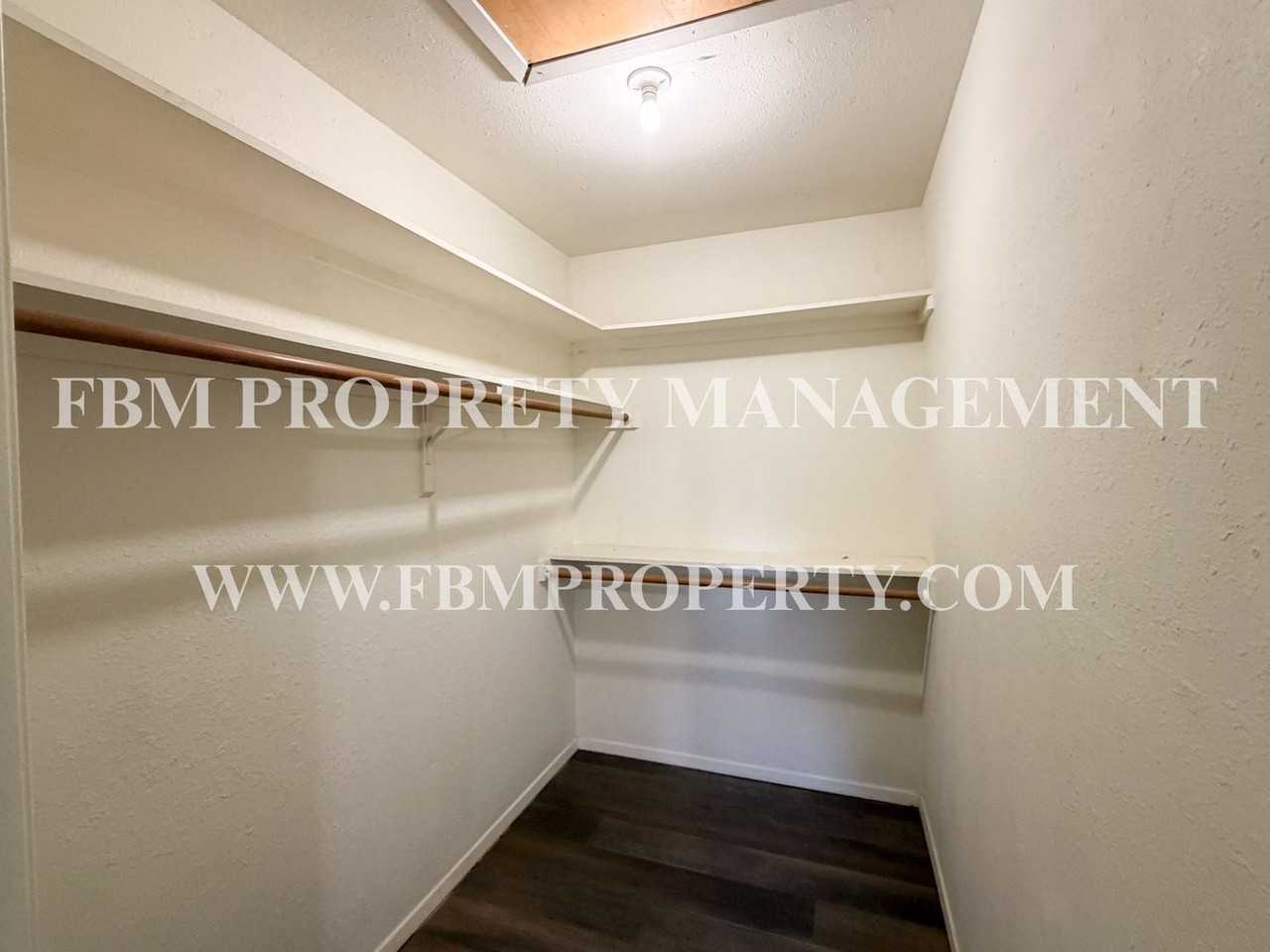 804 Biloxi Dr - Photo 7 of 10