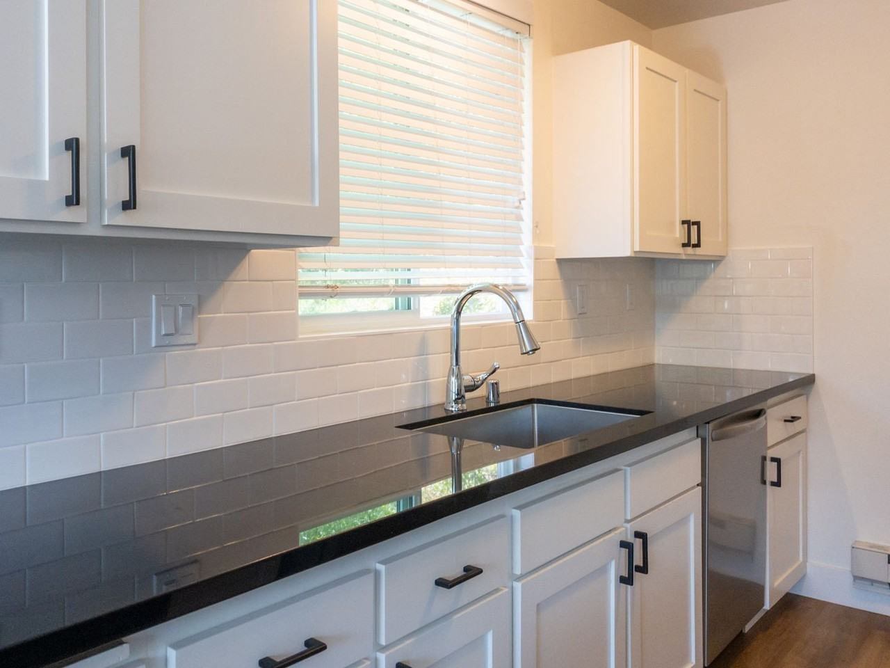 934 Sir Francis Drake Blvd #7 - Photo 3 of 26