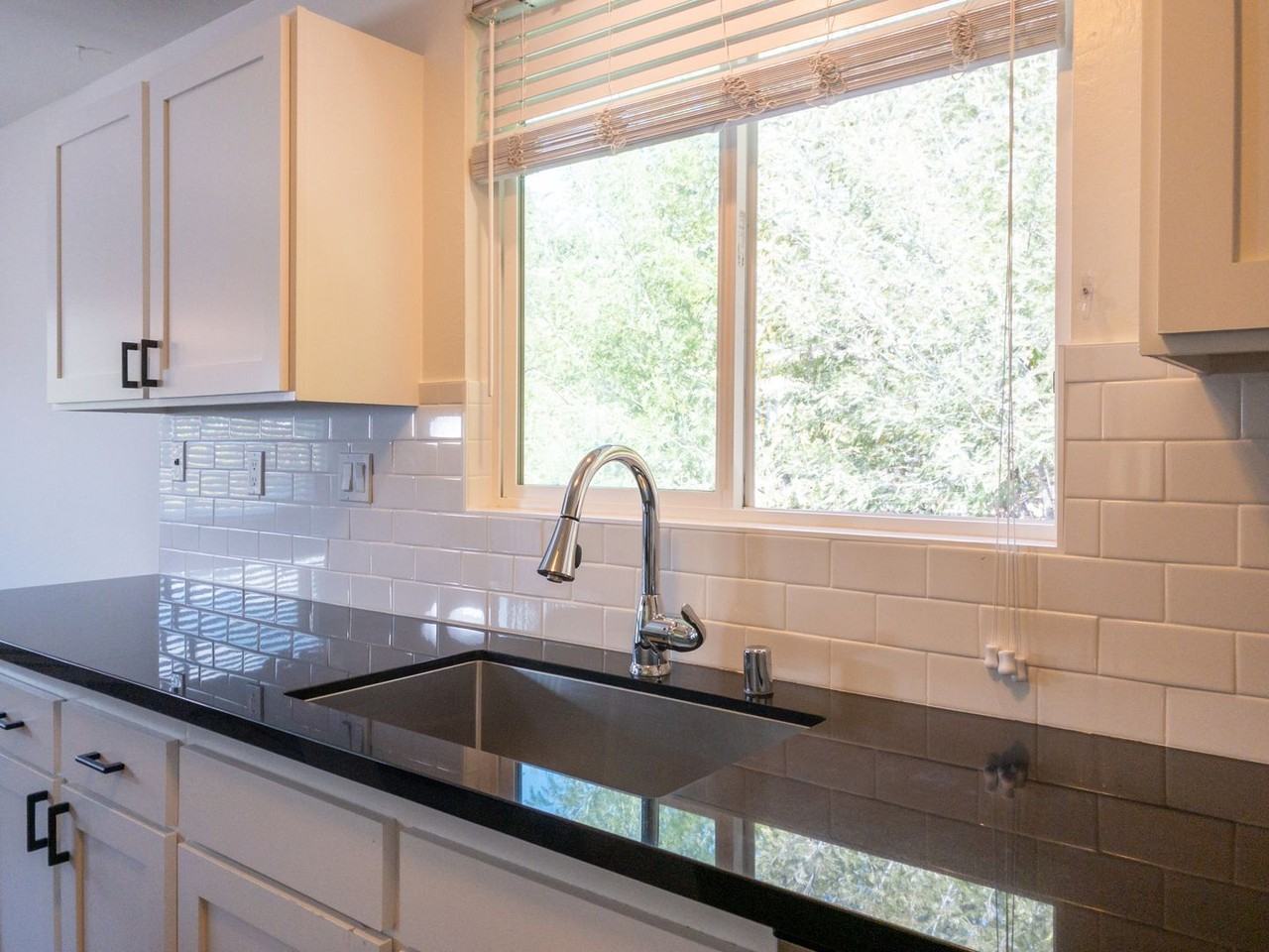934 Sir Francis Drake Blvd #7 - Photo 4 of 26