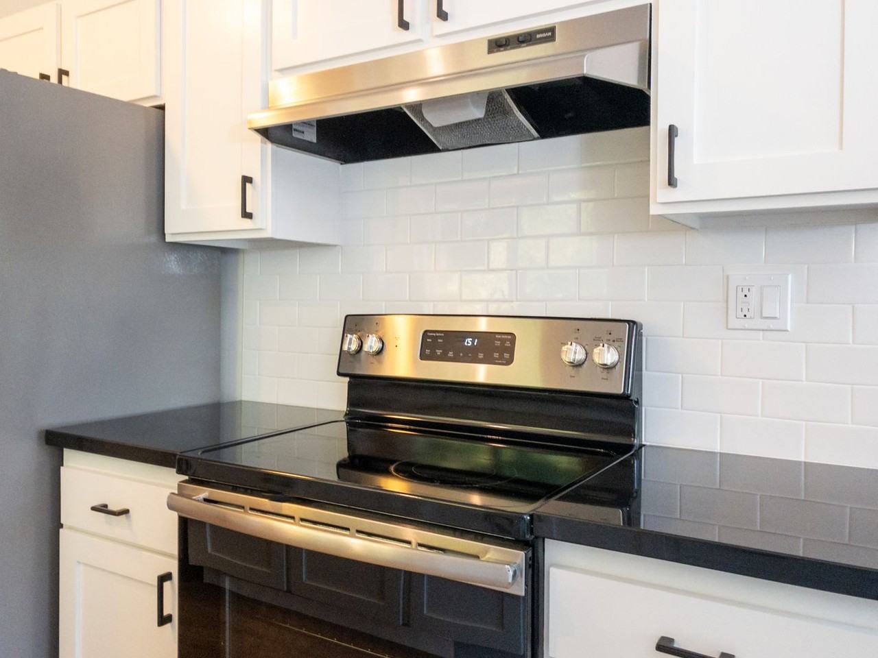 934 Sir Francis Drake Blvd #7 - Photo 5 of 26