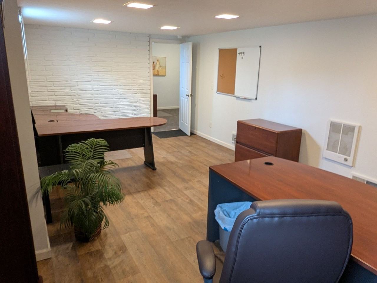 1726 W 8th St - Photo 2 of 11