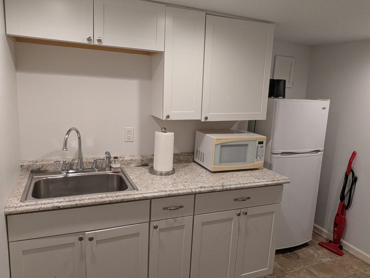 1726 W 8th St - Photo 4 of 11