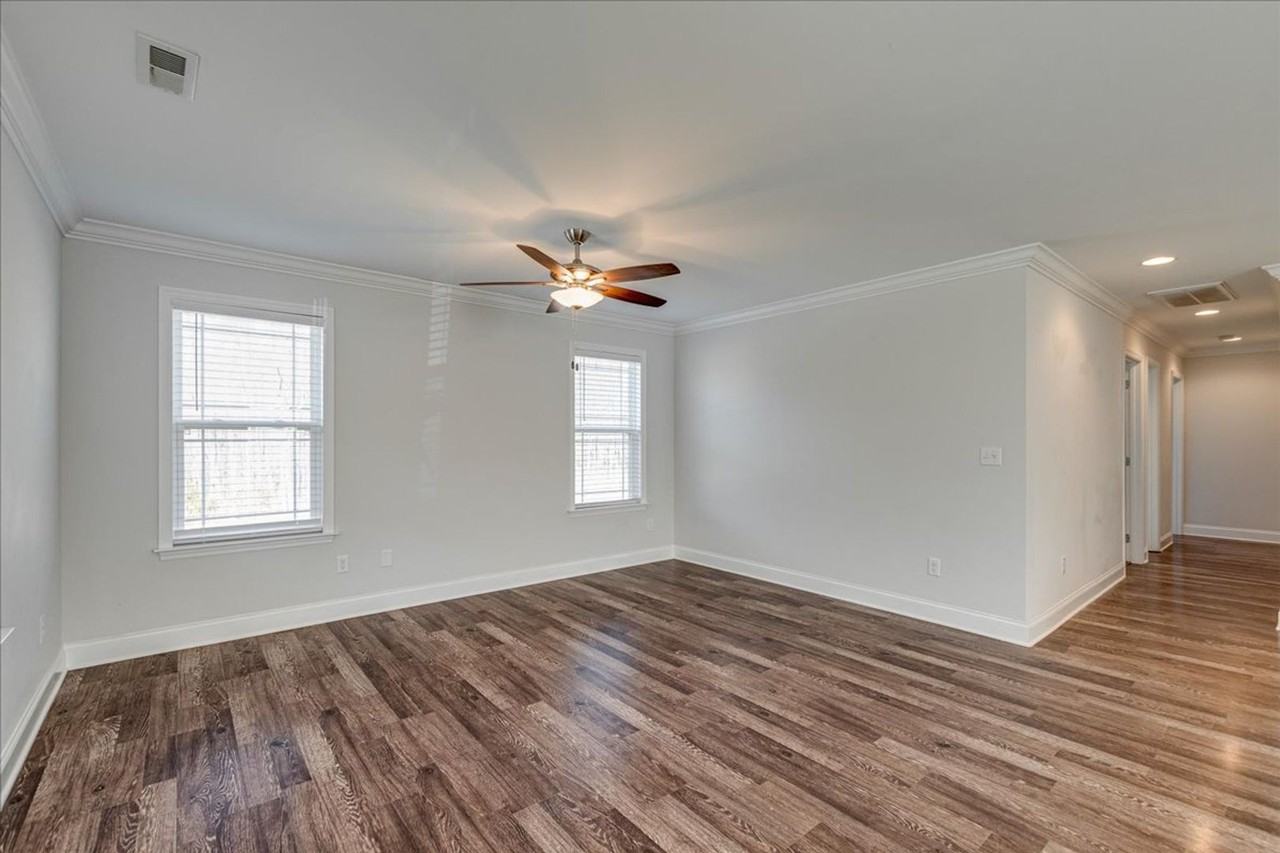 1109 Pond St Se - Photo 5 of 19