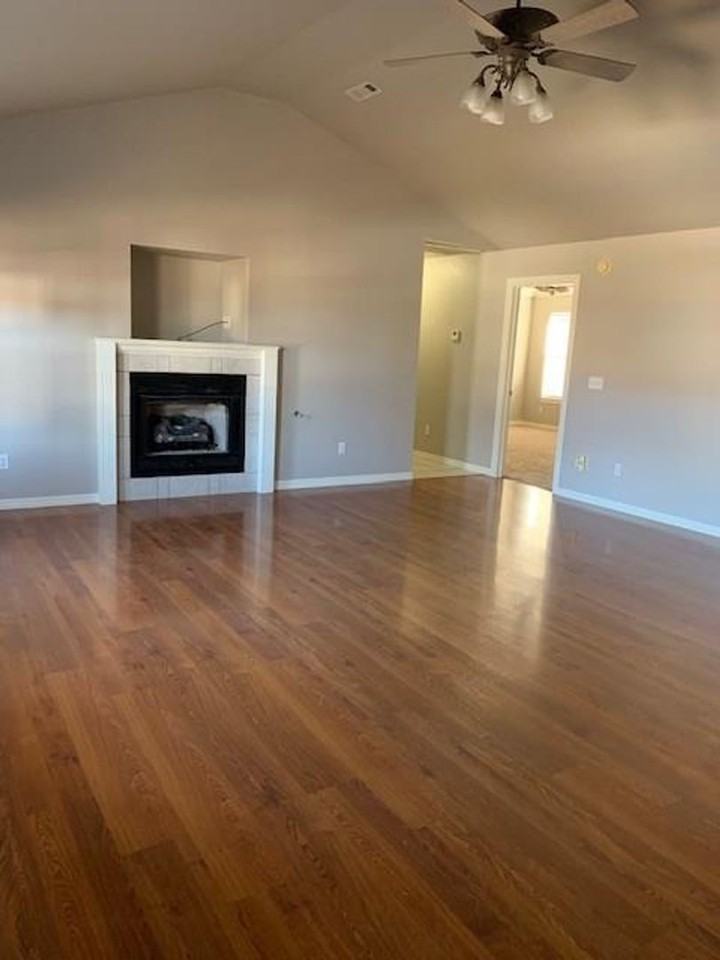 611 Tumbleweed St - Photo 2 of 12
