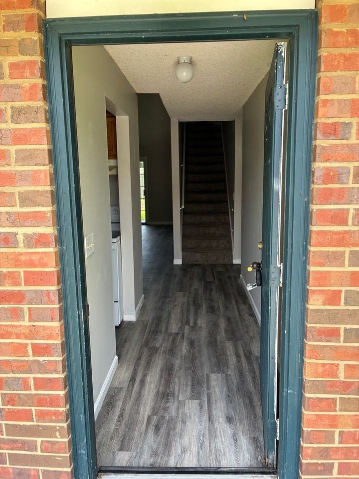 223 Madison Ave - Photo 2 of 21