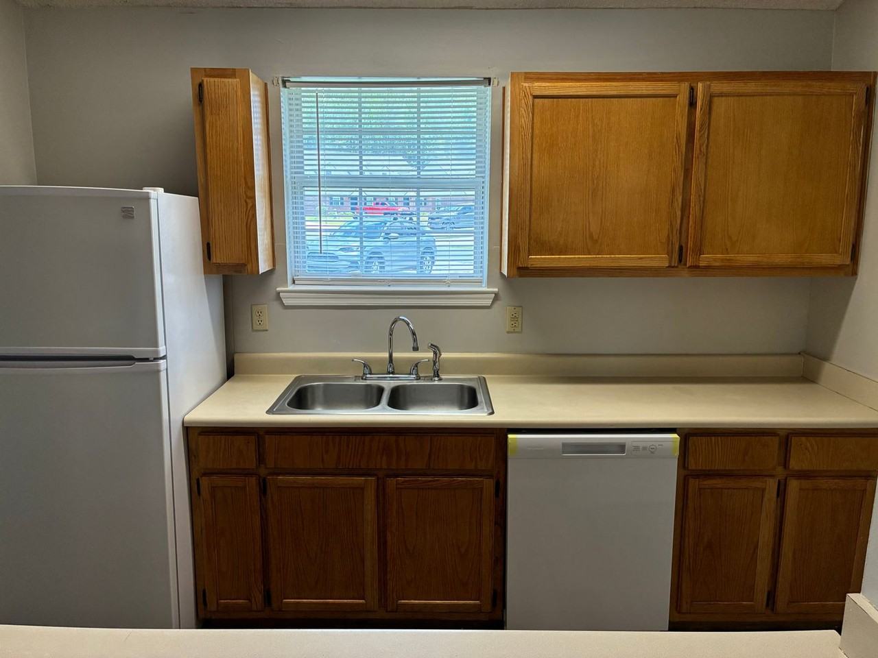 223 Madison Ave - Photo 4 of 21