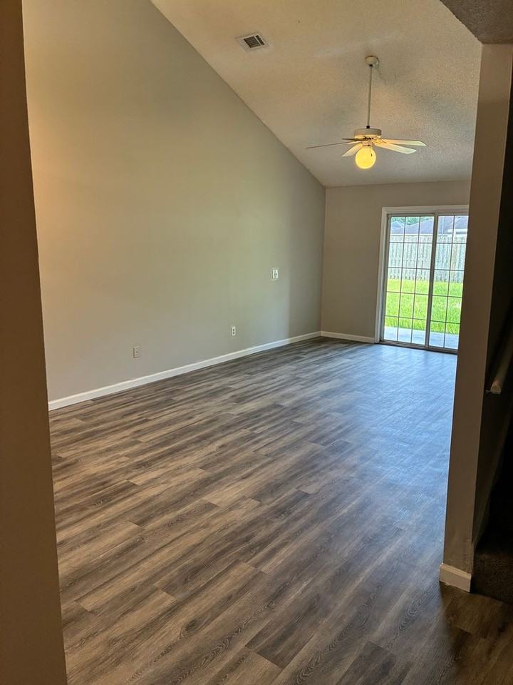 223 Madison Ave - Photo 6 of 21