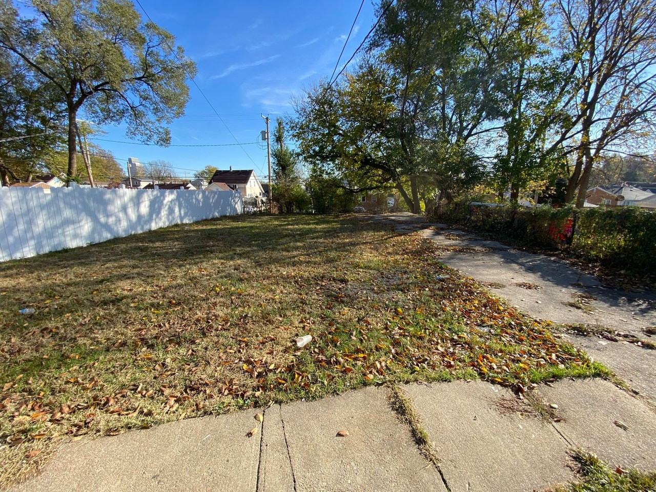 1025 S 28th St - Photo 3 of 18