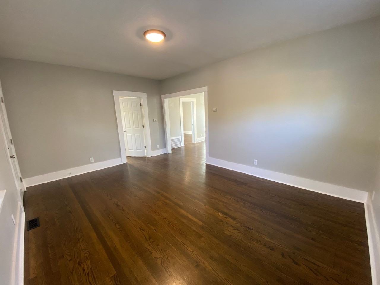 1025 S 28th St - Photo 5 of 18