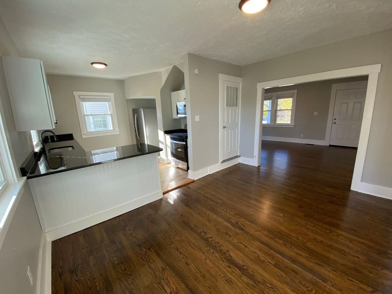 1025 S 28th St - Photo 7 of 18