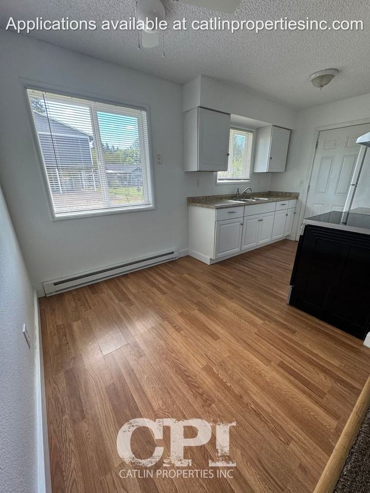 1110 1110 N 1st Ave - tri - Plex - Multi - Family - Photo 5 of 17