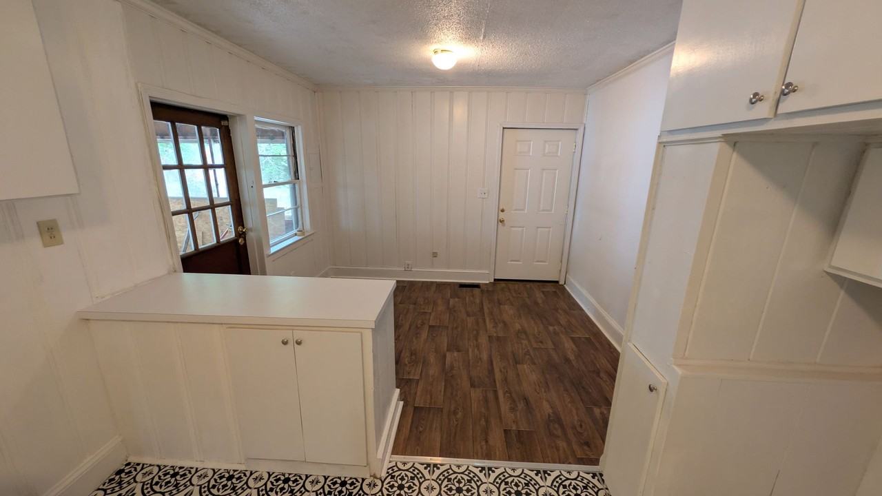 1504 Hyman Ave - Photo 4 of 8