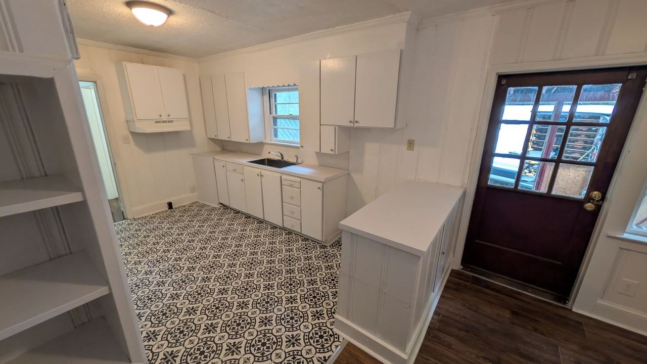 1504 Hyman Ave - Photo 6 of 8