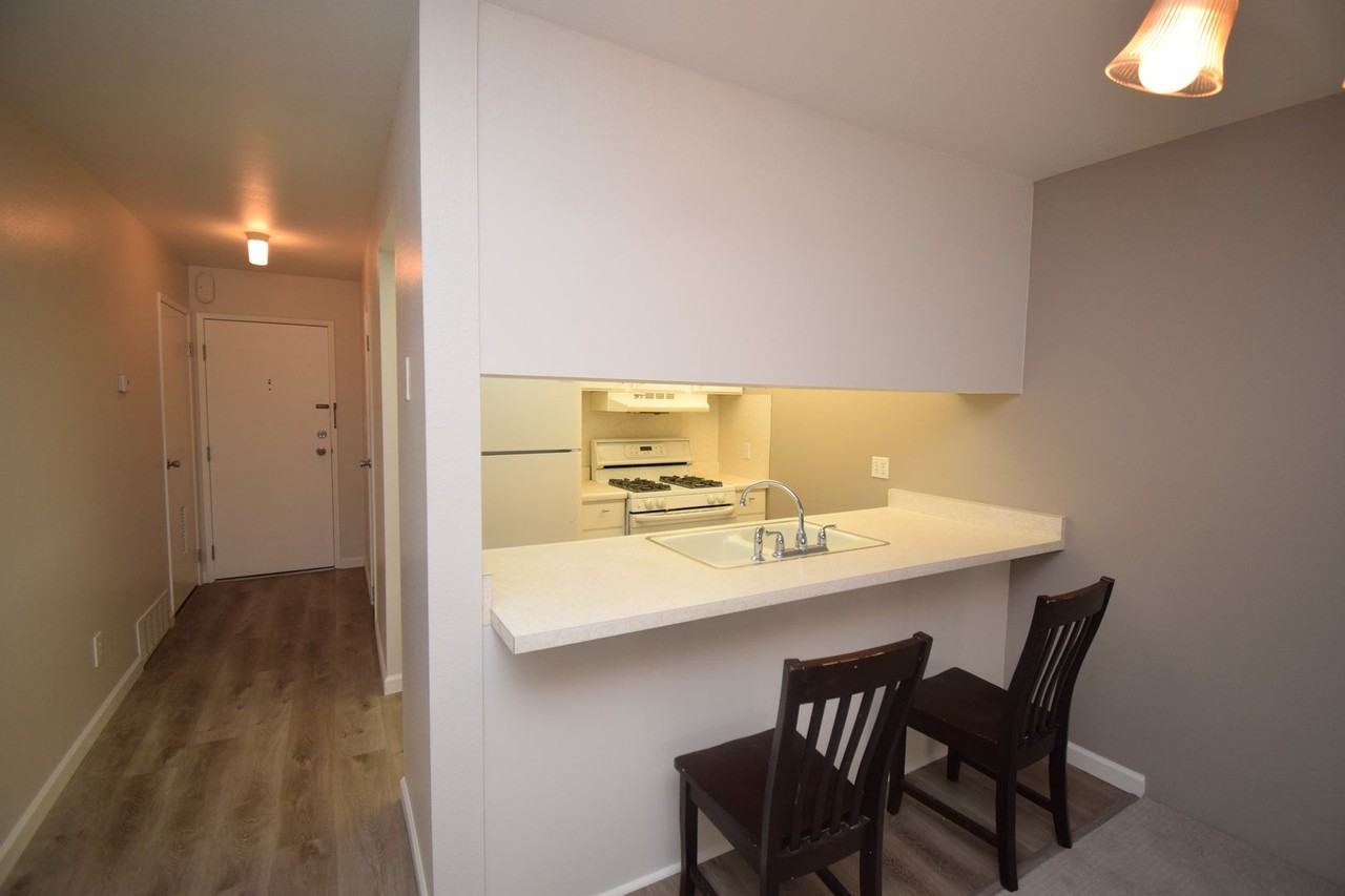 1168 S Foothill Dr #624 - Photo 3 of 11