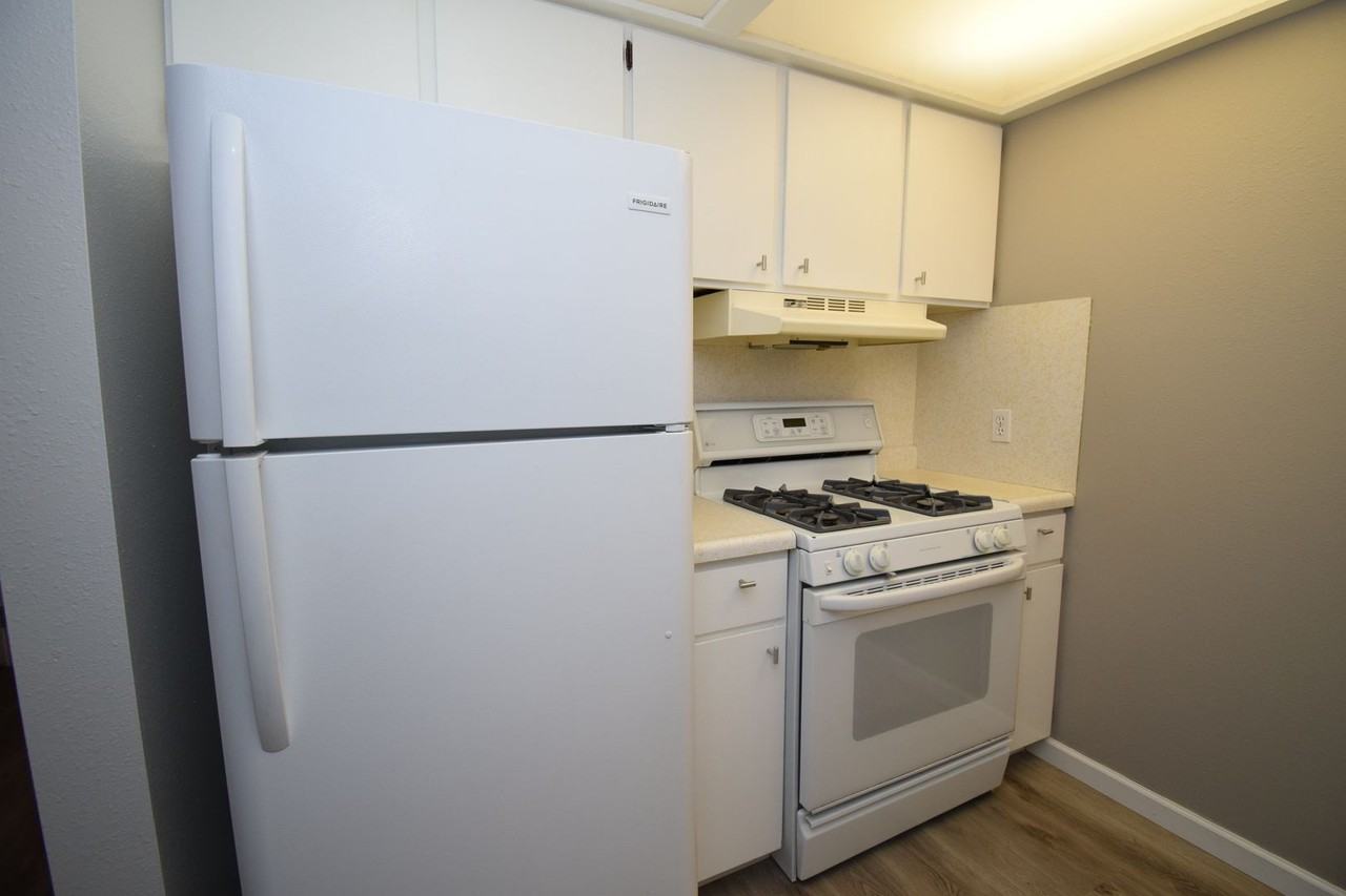 1168 S Foothill Dr #624 - Photo 4 of 11
