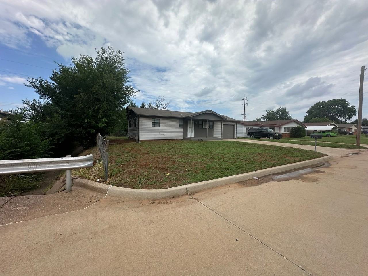 1705 Melody Dr - Photo 3 of 48