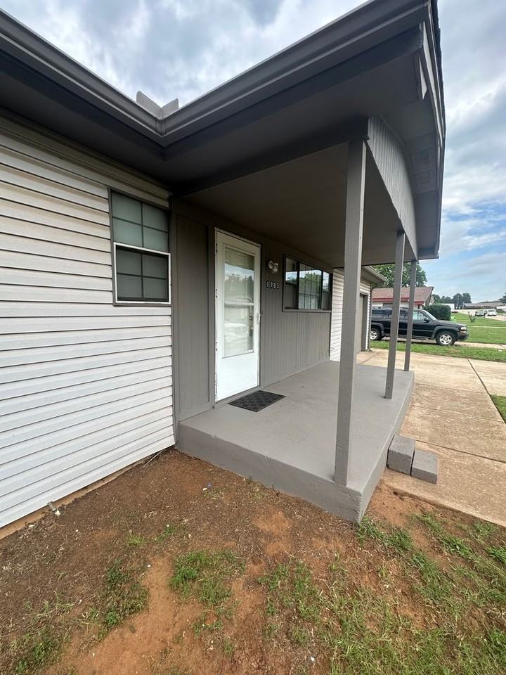 1705 Melody Dr - Photo 6 of 48