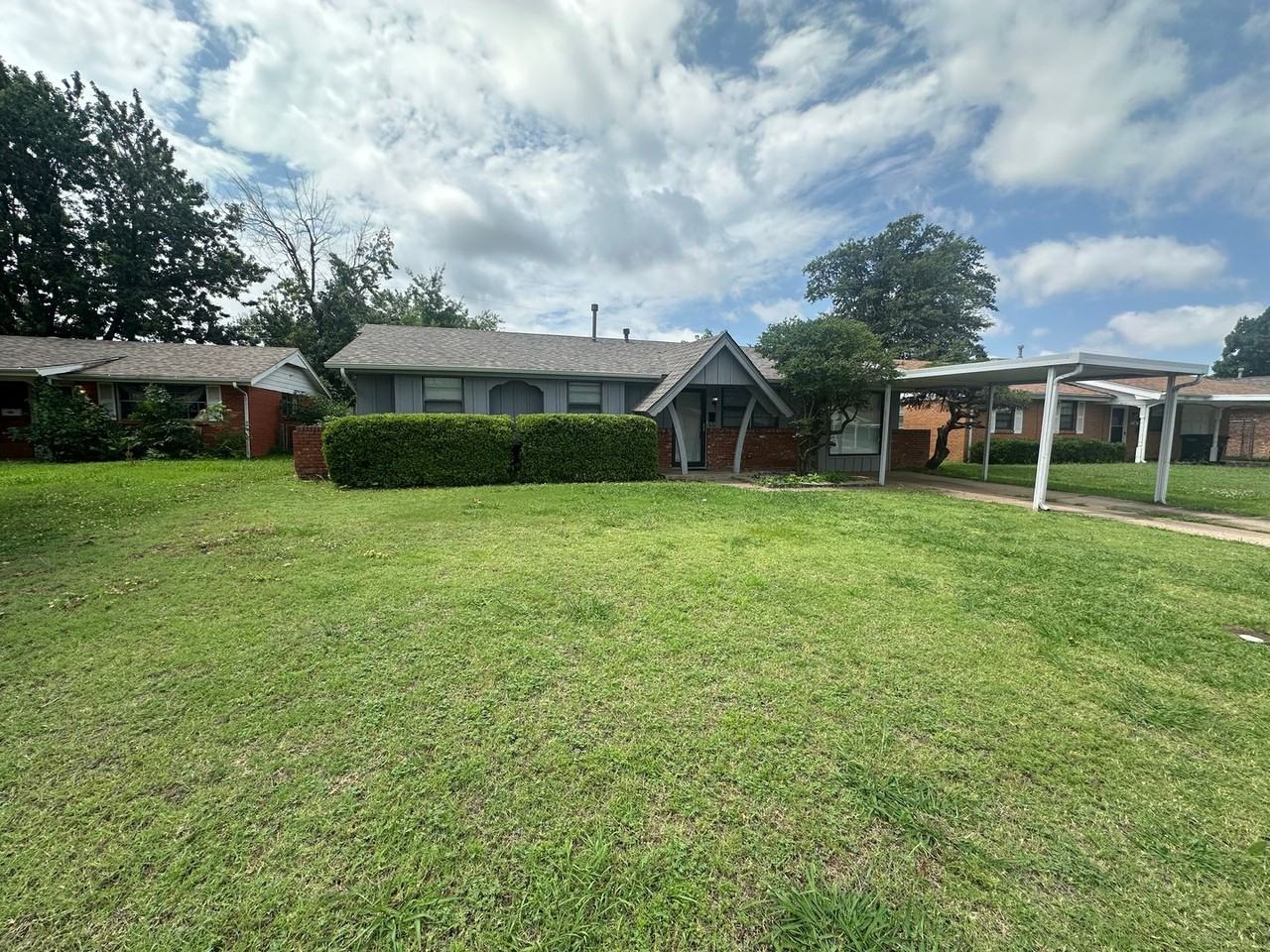 4844 Woodview Dr - Photo 2 of 50