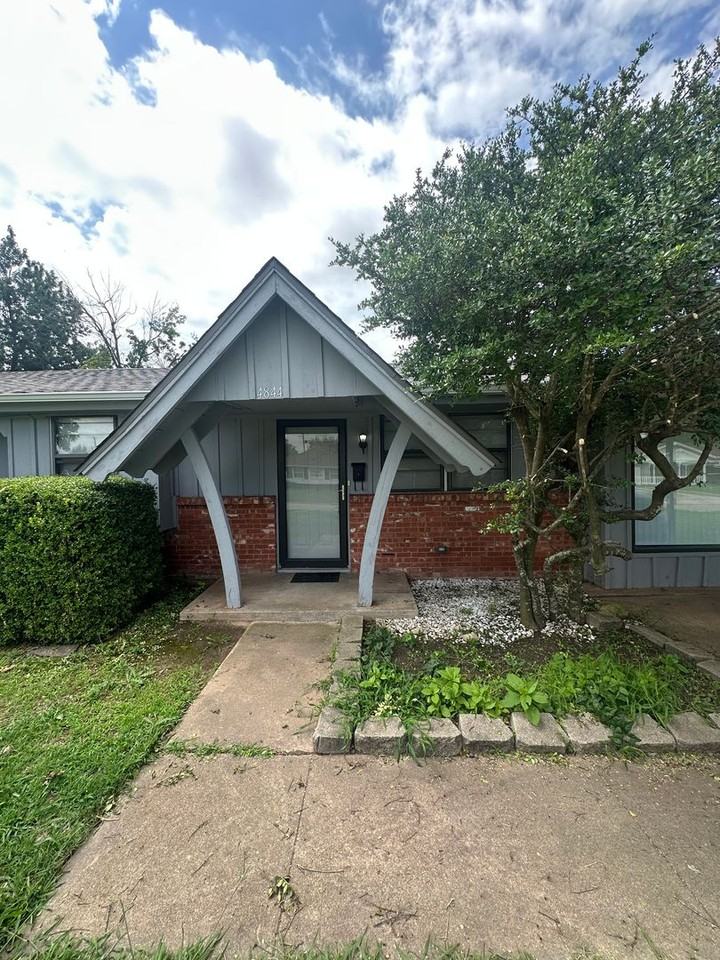 4844 Woodview Dr - Photo 6 of 50