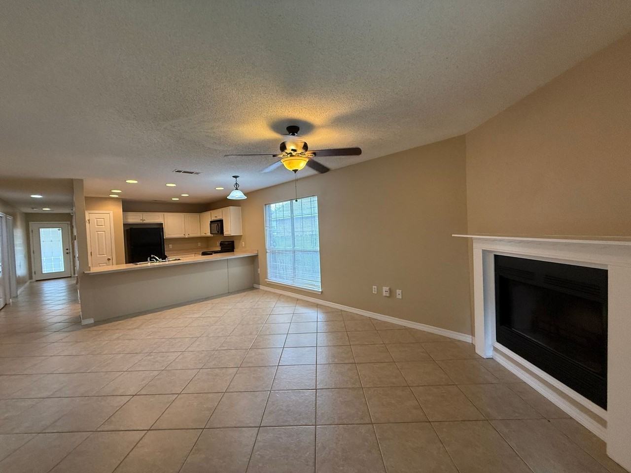 2809 E Johnson Ave - Photo 2 of 17