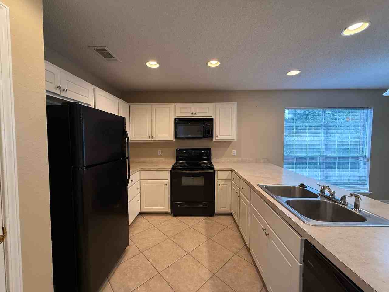 2809 E Johnson Ave - Photo 4 of 17