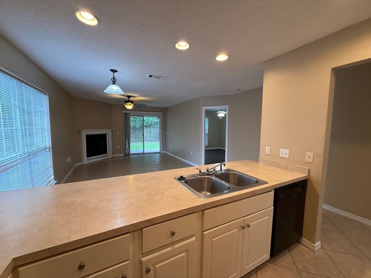 2809 E Johnson Ave - Photo 5 of 17