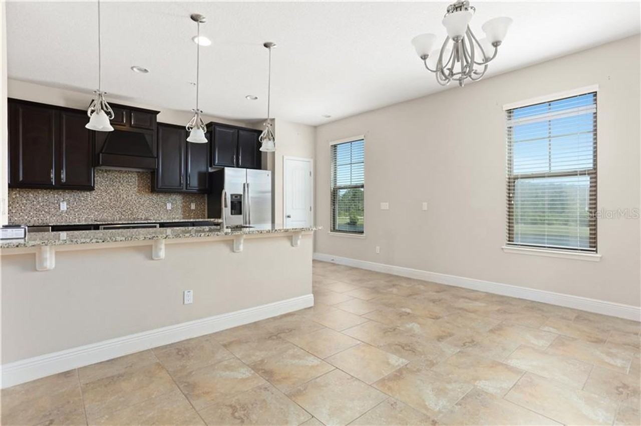 10834 Sunset Ridge Ln - Photo 3 of 13