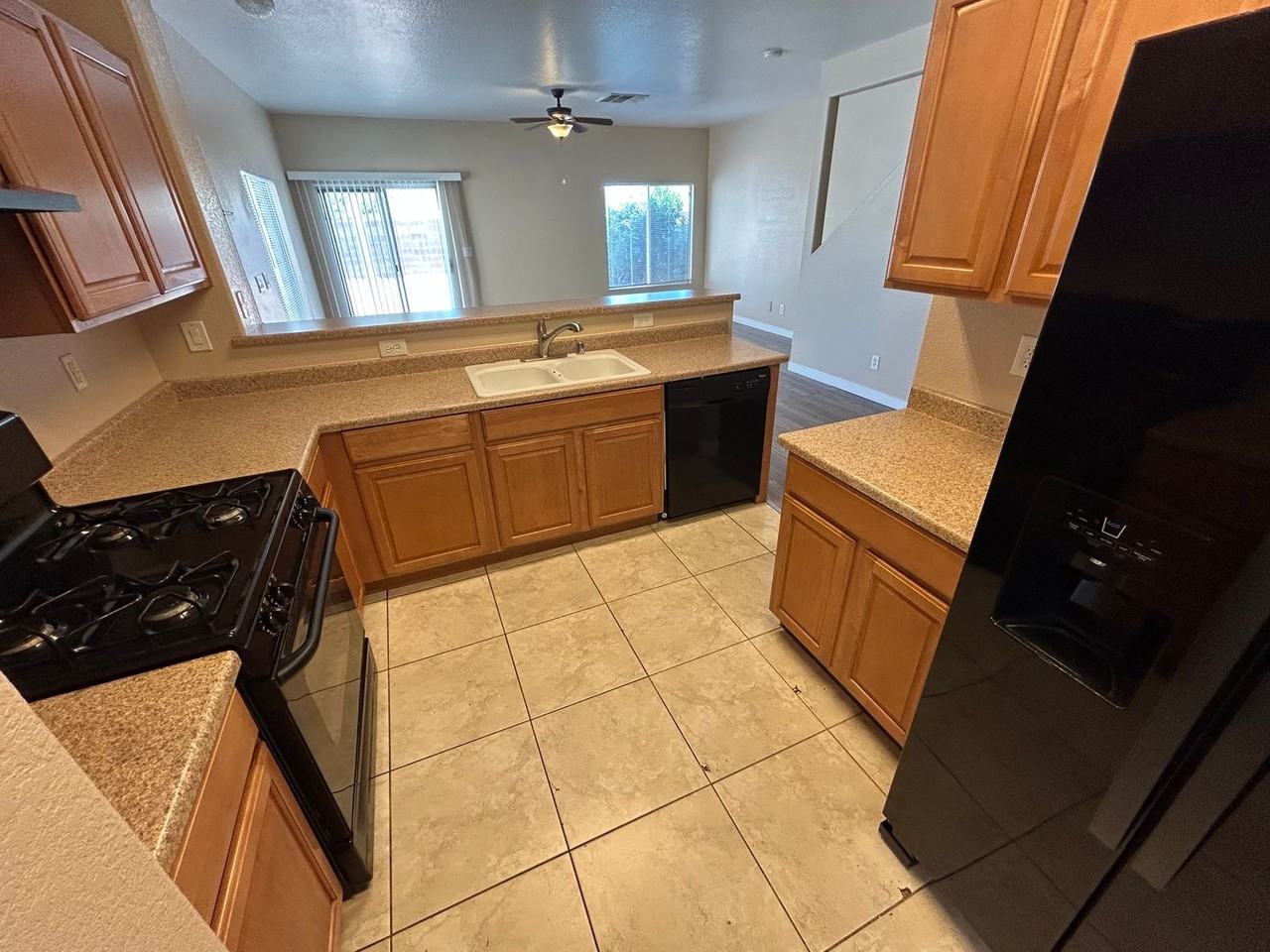 1611 Lefty Garcia Way - Photo 7 of 39