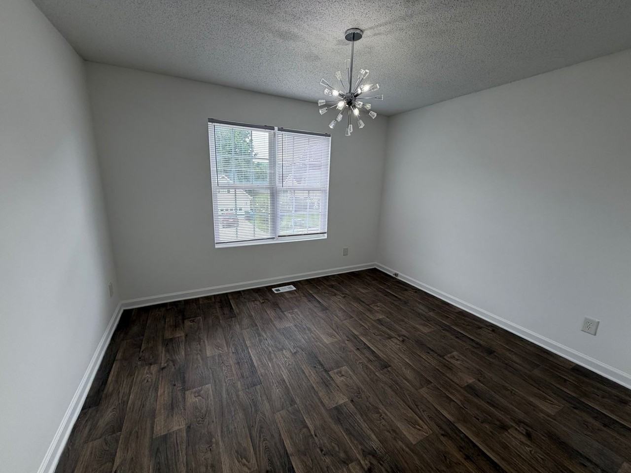 1613 Fort Perry Way - Photo 4 of 22