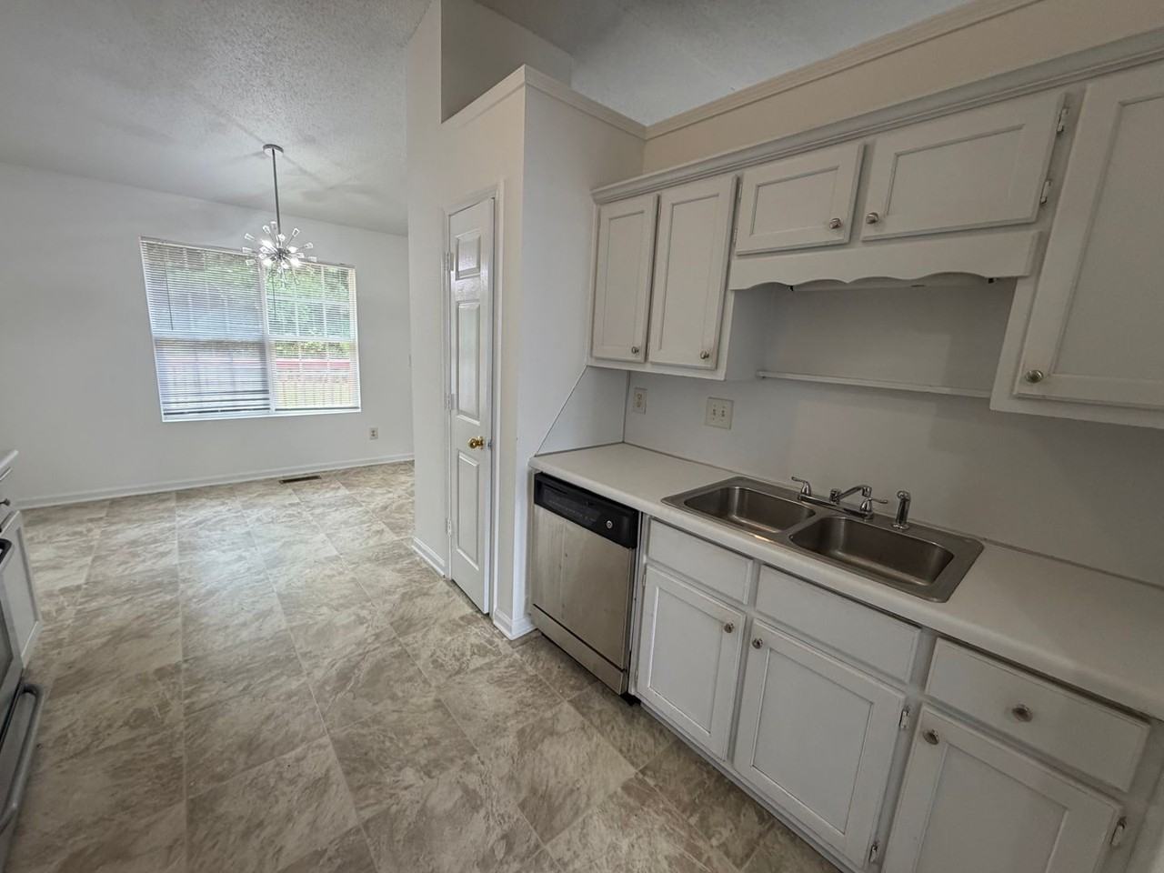 1613 Fort Perry Way - Photo 5 of 22