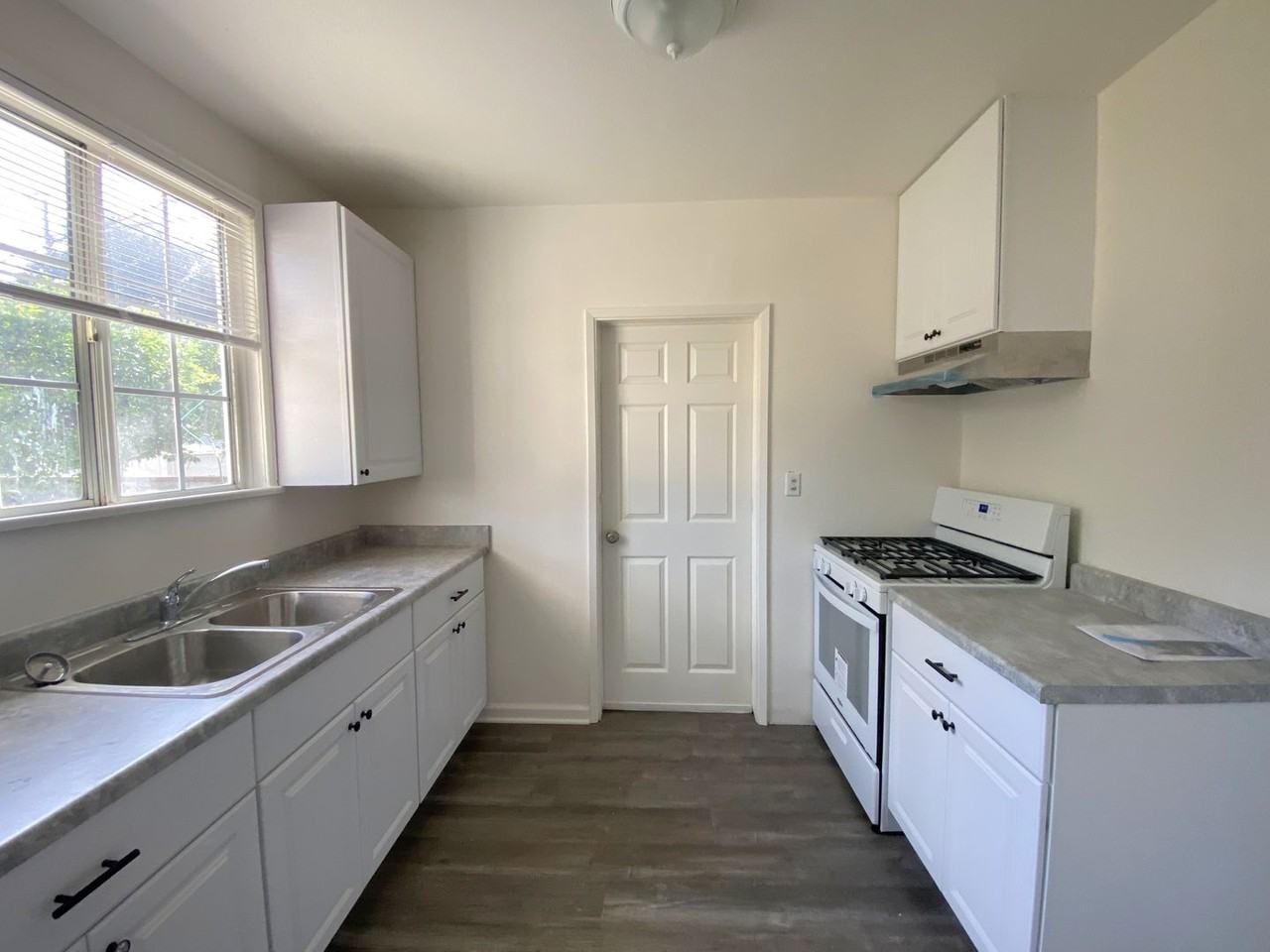 2717 N Crescent Ave - Photo 6 of 12