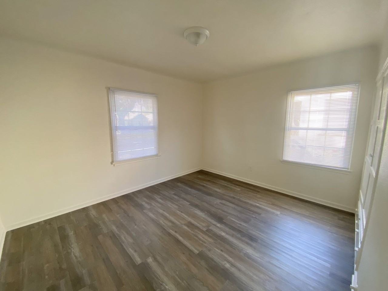 2717 N Crescent Ave - Photo 7 of 12