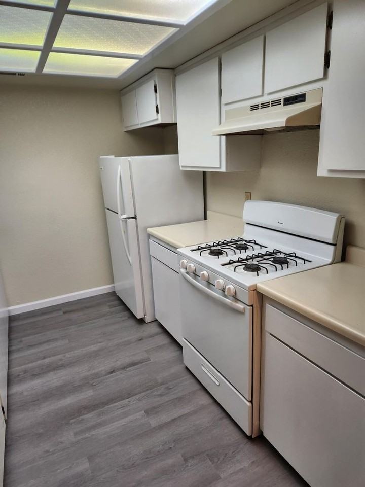 2339 Ferry St - Photo 5 of 14
