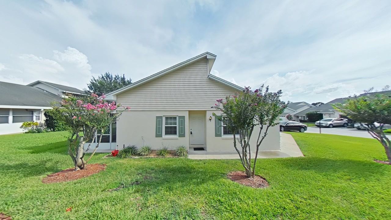 1423 Disston Ave - Photo 2 of 24