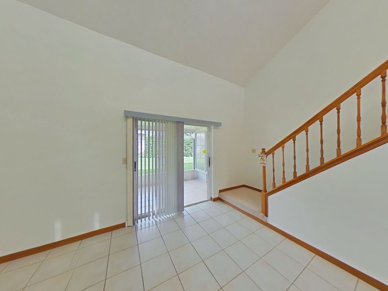 1423 Disston Ave - Photo 3 of 24