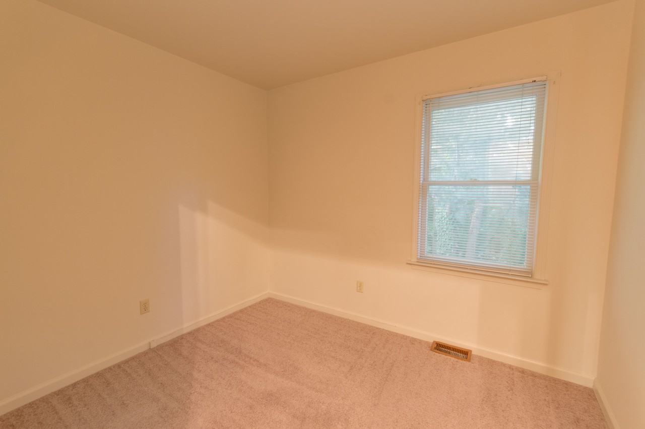 1402 Minor Ridge Ct - Photo 5 of 19