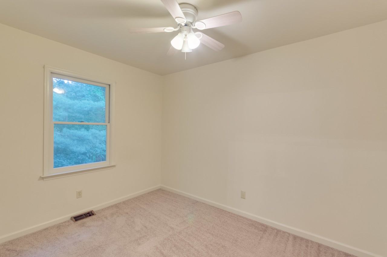 1402 Minor Ridge Ct - Photo 6 of 19