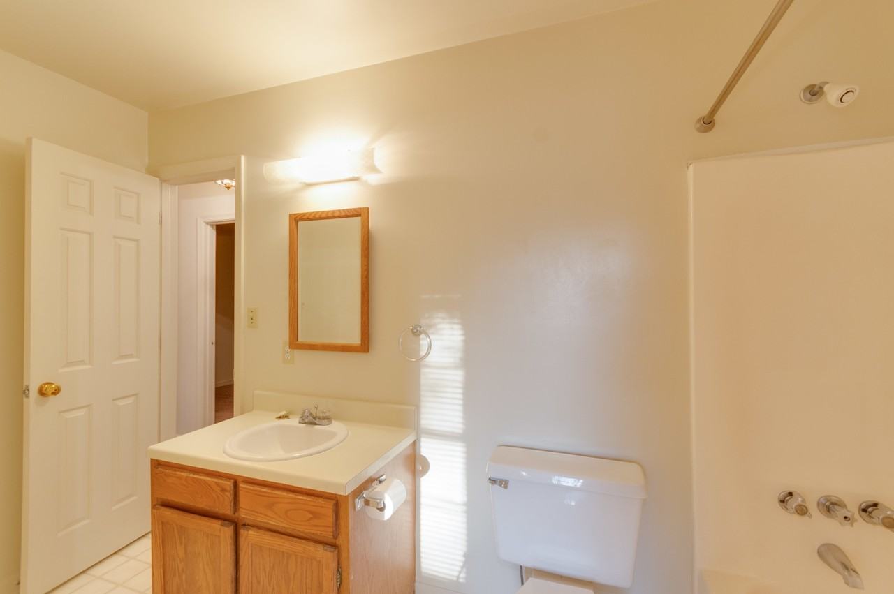 1402 Minor Ridge Ct - Photo 7 of 19