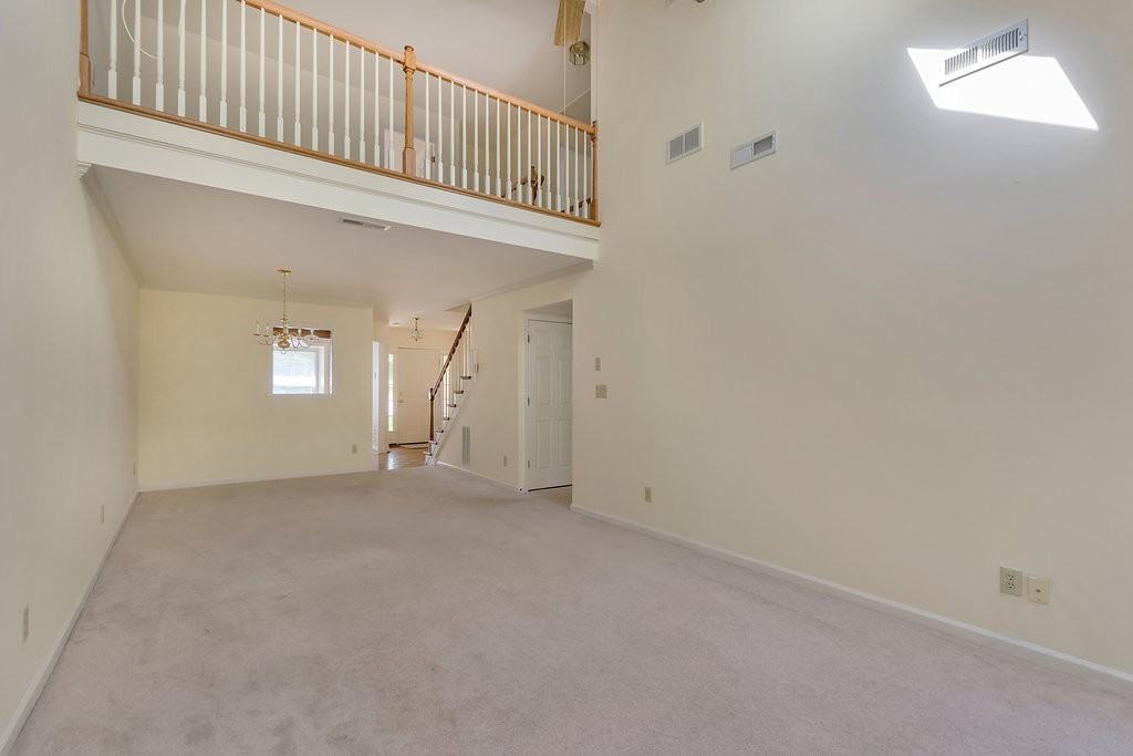 1482 Ashland Dr - Photo 4 of 21