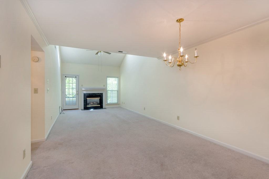 1482 Ashland Dr - Photo 3 of 21