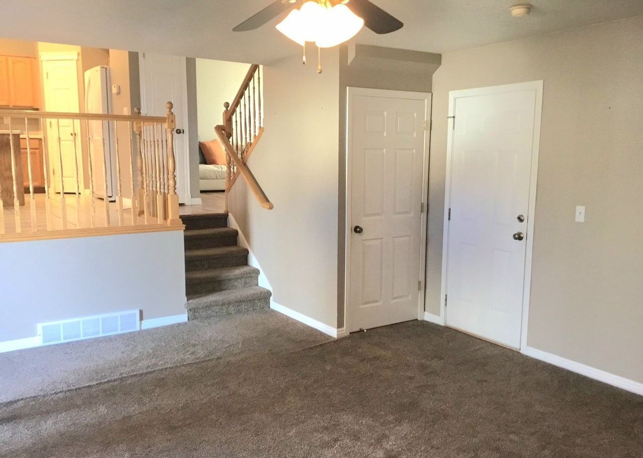 1010 N 3575 W - Photo 6 of 16